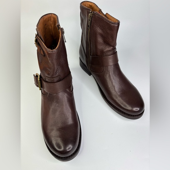 Frye Vicky Engineer Boots in Brown Leather w/Buckles Women's size 8.5B - Picture 1 of 8